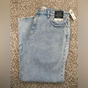 NWT Abercrombie "The 90s Relaxed Jean"